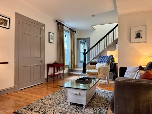 Cozy Country Getaway in the Heart of Upperville 