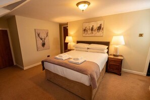 5 chambres, fer et planche Ă  repasser, Wi-Fi, draps fournis