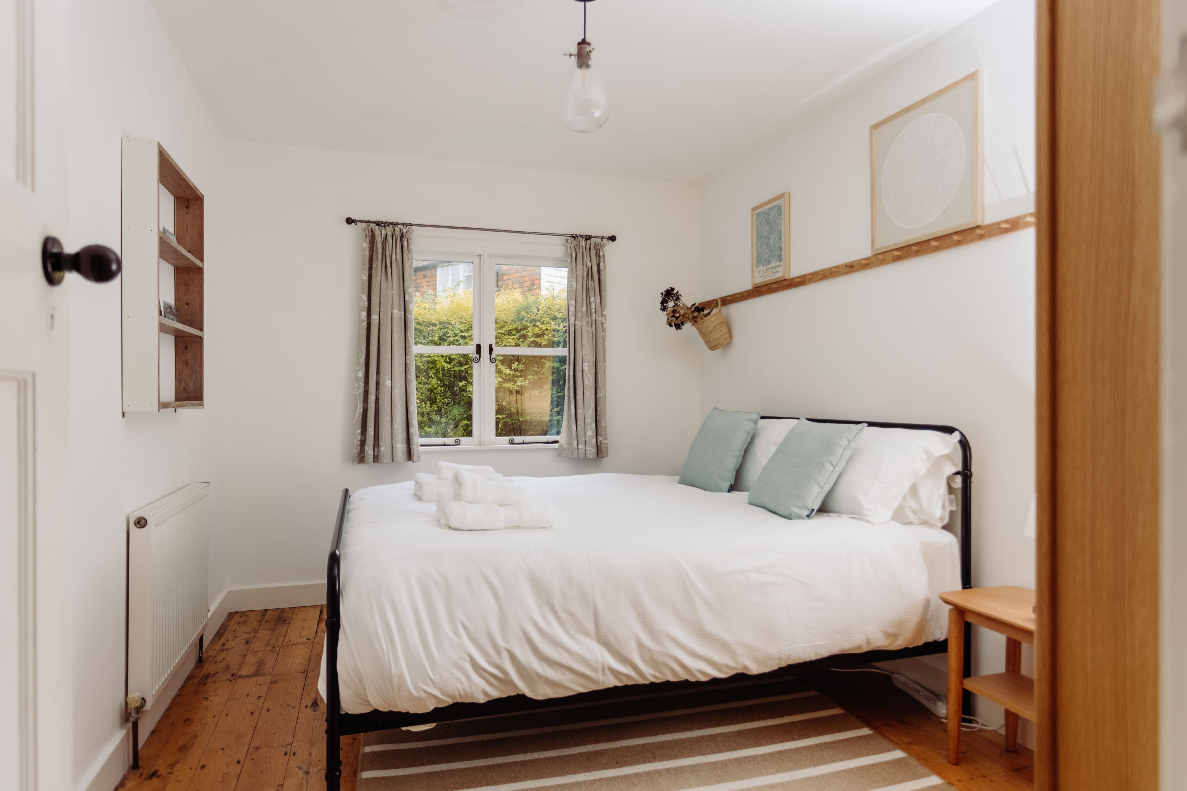 3 bedrooms, desk, iron/ironing board, WiFi