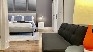 2 多间卧室、熨斗/熨衣板、WiFi、床单