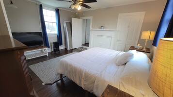 2 habitaciones, tabla de planchar con plancha y cuna de viaje