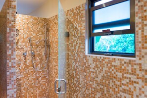 Family House | Bathroom | Shower, rainfall showerhead, free toiletries, hair dryer - Deluxe Private Villa with Pool (Cancun)