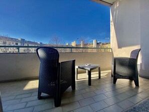 Triple Room | Down duvets, laptop workspace, iron/ironing board, free WiFi - L'isola di Romy - Guest House (Milan)