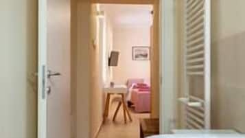 1 bedroom, iron/ironing board, travel crib, WiFi
