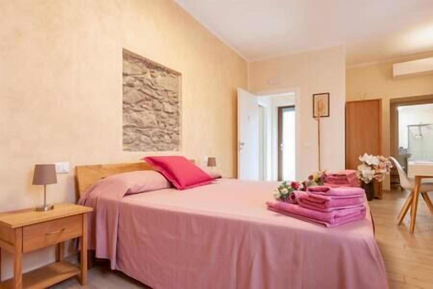 1 dormitorio, tabla de planchar con plancha, cuna de viaje y wifi