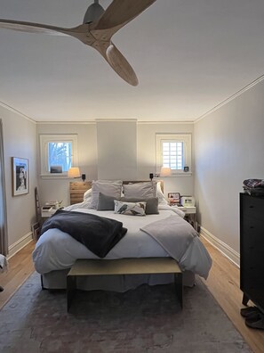 Room - Lovely home in Northwest Evanston. Near Lakefront and Northwestern University.

 (Evanston)