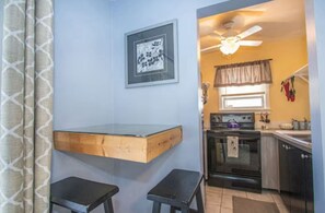 Interior - Coastal Retreat & Biking Bliss (Clearwater)