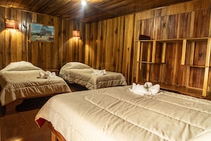 Standard Quadruple Room | Wi-fi percuma 