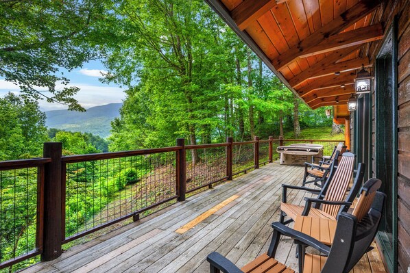 Terrace/patio - Majestic Views,Hot Tub,Outdoor Ent,Pet Friendly,Generac (Gatlinburg)