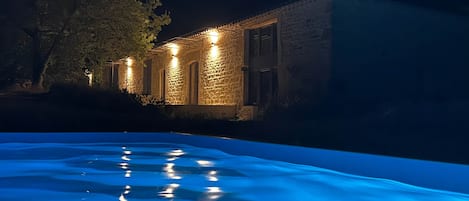 Piscina externa, piscina aquecida