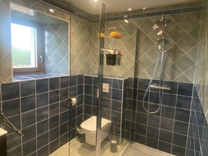 Eco-friendly toiletries, hair dryer, towels - la Grange du Landorre (Villesèque)