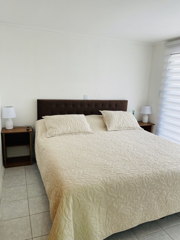 2 slaapkamers, een strijkplank/strijkijzer, wifi, beddengoed