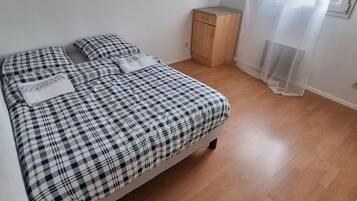2 bedrooms, iron/ironing board, travel crib, free WiFi
