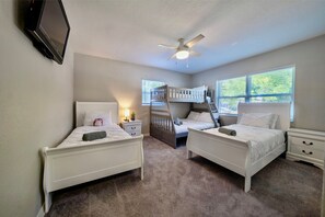 3 habitaciones, tabla de planchar con plancha y wifi gratis 