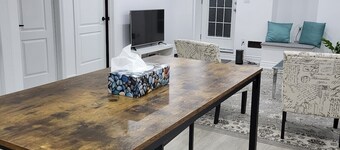 Bright 2 Bedroom Entire Basement Apartment