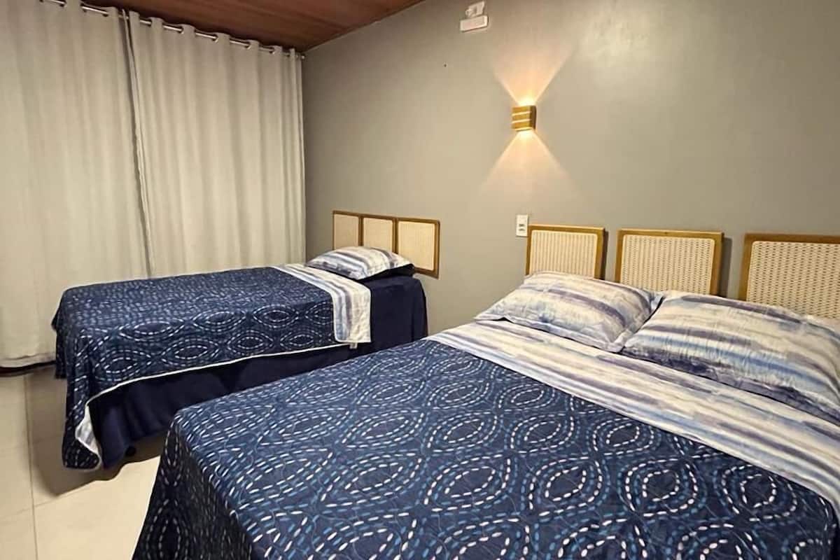 Chambre Tradition, plusieurs lits, salle de bains attenante | 1 chambre, minibar, Wi-Fi gratuit, draps fournis