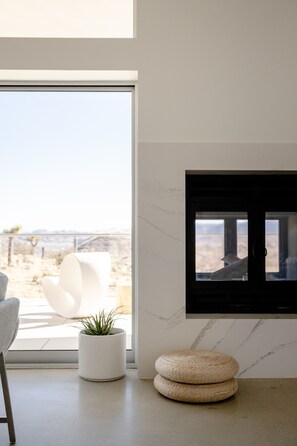 Interior - Panorama House: Featured in Dwell (Yucca Valley)