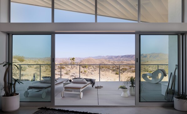 Interior - Panorama House: Featured in Dwell (Yucca Valley)