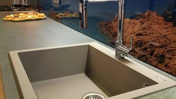 Kühlschrank, Ofen, Herdplatte, Geschirrspüler