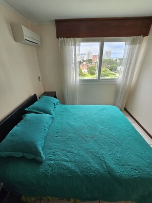 2 slaapkamers, een strijkplank/strijkijzer, wifi, beddengoed