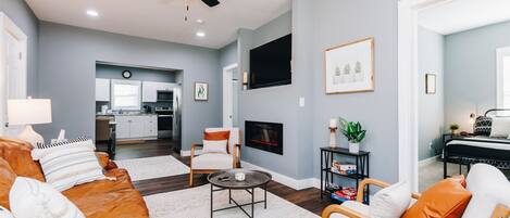 Smart TV, fireplace