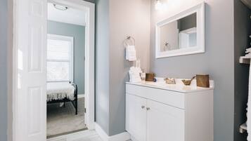 2 dormitorios, escritorio, wifi gratis y ropa de cama