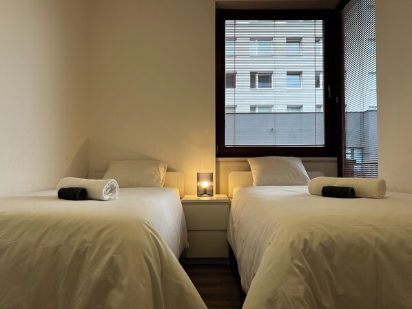 3 bedrooms, travel cot, WiFi, bed sheets - Charming Prague Retreat: Your Home Away From Home (Hlavní mesto Praha)