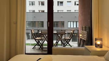 3 bedrooms, travel crib, WiFi, bed sheets