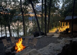 Property grounds - Sunset Lake Cottage at Mammoth Cave (Mammoth Cave)