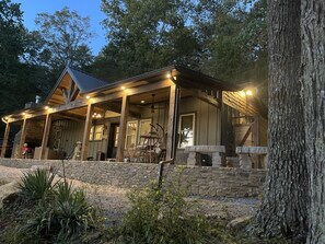Exterior - Sunset Lake Cottage at Mammoth Cave (Mammoth Cave)