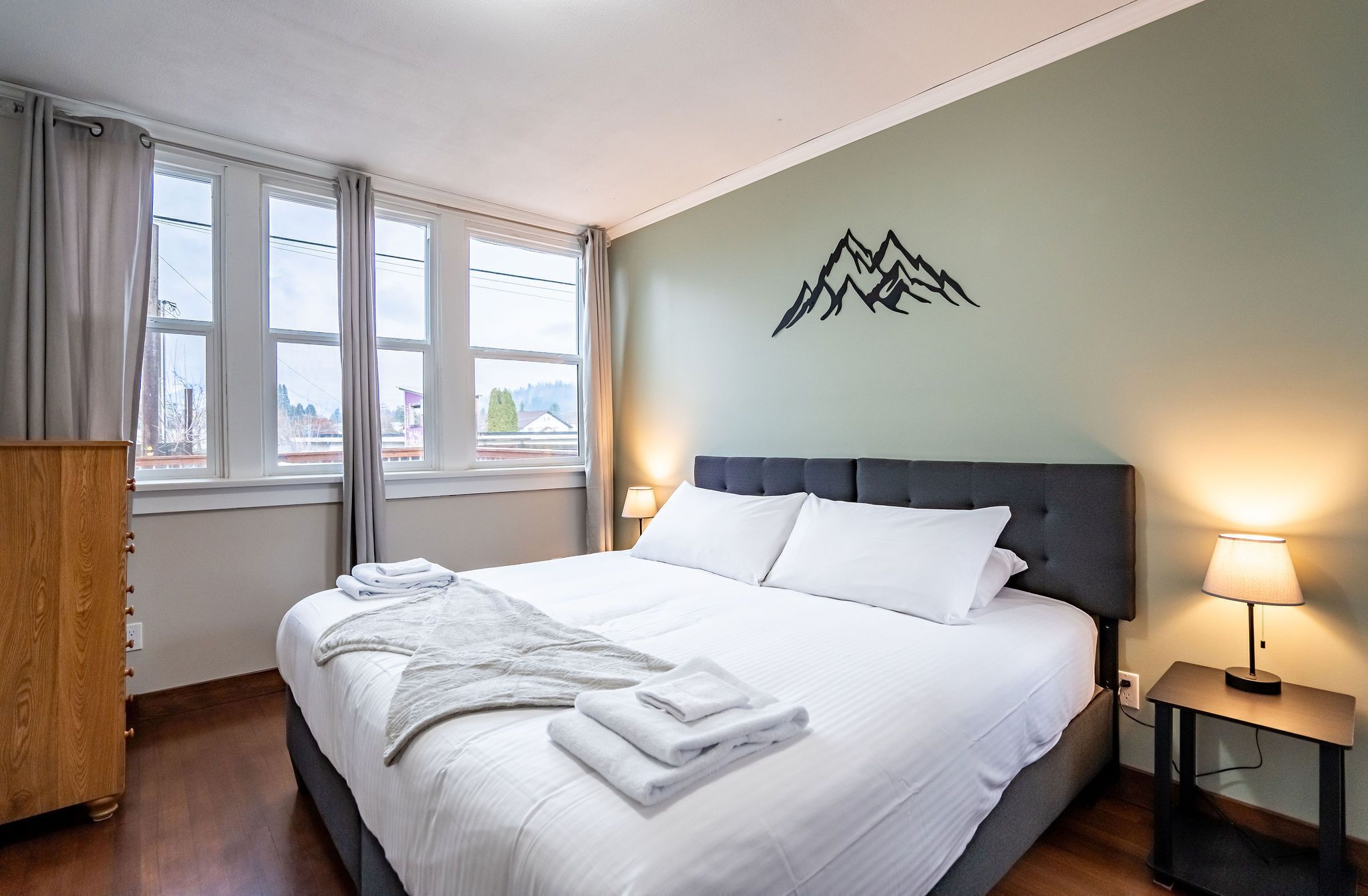 3 bedrooms, iron/ironing board, free WiFi, bed sheets