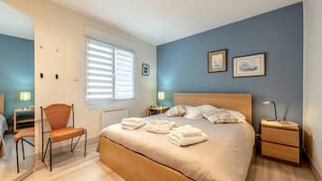 2 bedrooms, iron/ironing board, bed sheets