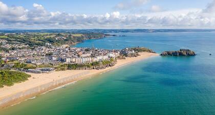 A stunning beachside apartment in prime Tenby location
