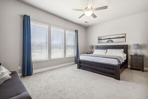 4 bedrooms, iron/ironing board, WiFi, bed sheets - Elegant And Spacious Home Near Omni PGA Frisco (Frisco)