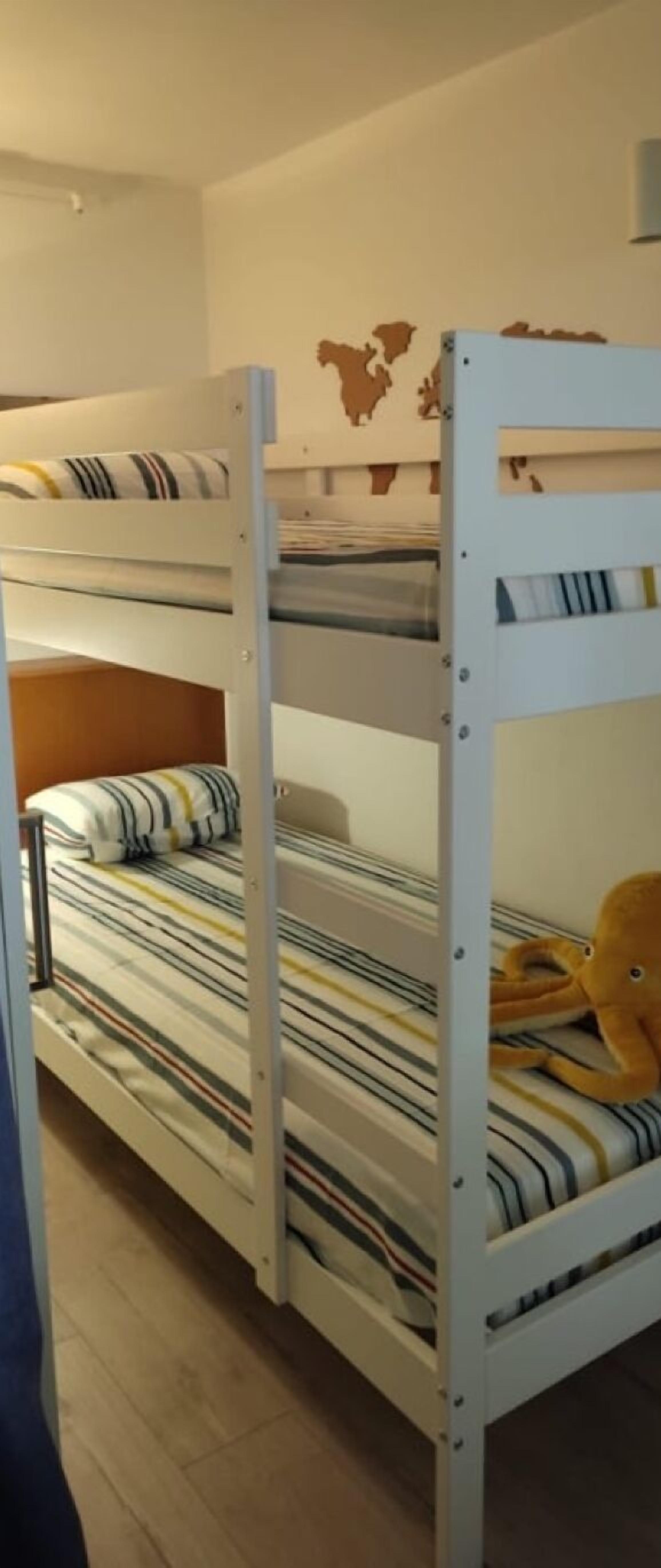 3 soverom, strykejern/-brett, wi-fi (inkludert) og sengetøy