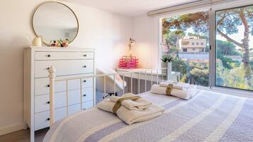 3 sovrum, strykjärn/strykbräda, gratis wi-fi och sängkläder