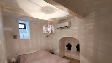 4 slaapkamers, een strijkplank/strijkijzer, gratis wifi, beddengoed