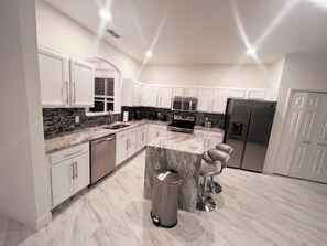 Fridge, microwave, oven, stovetop - Amazing 12Br 12Ba Twin Villas! Includes 2 private pools and 2 hot tubs! (Davenport)