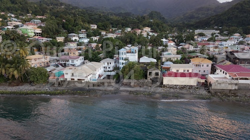 Sunset Plaza Apartments 4