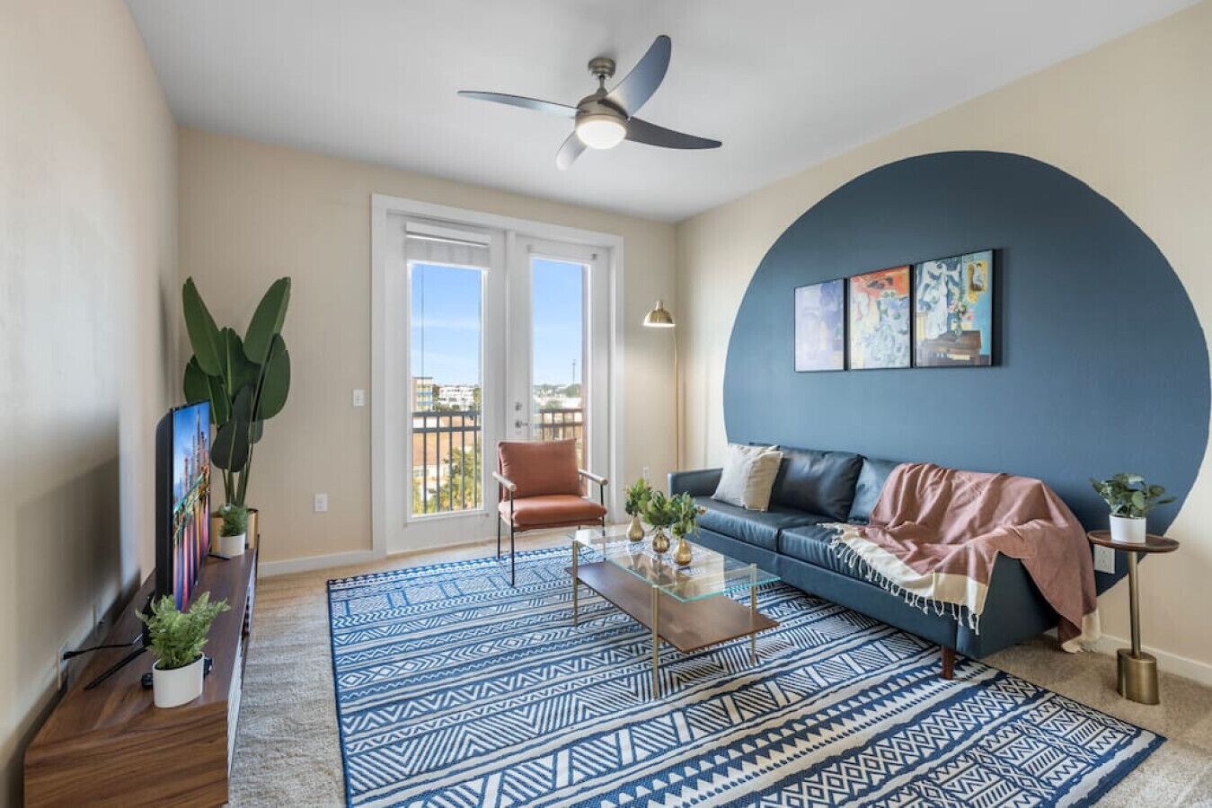 Downtown Penthouse | Pool | Gym | FREE parking D