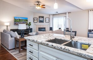 Smart TV, books - Charming Home Retreat Fresno, CA - 4 Bed 2 Baths (FRESNO)