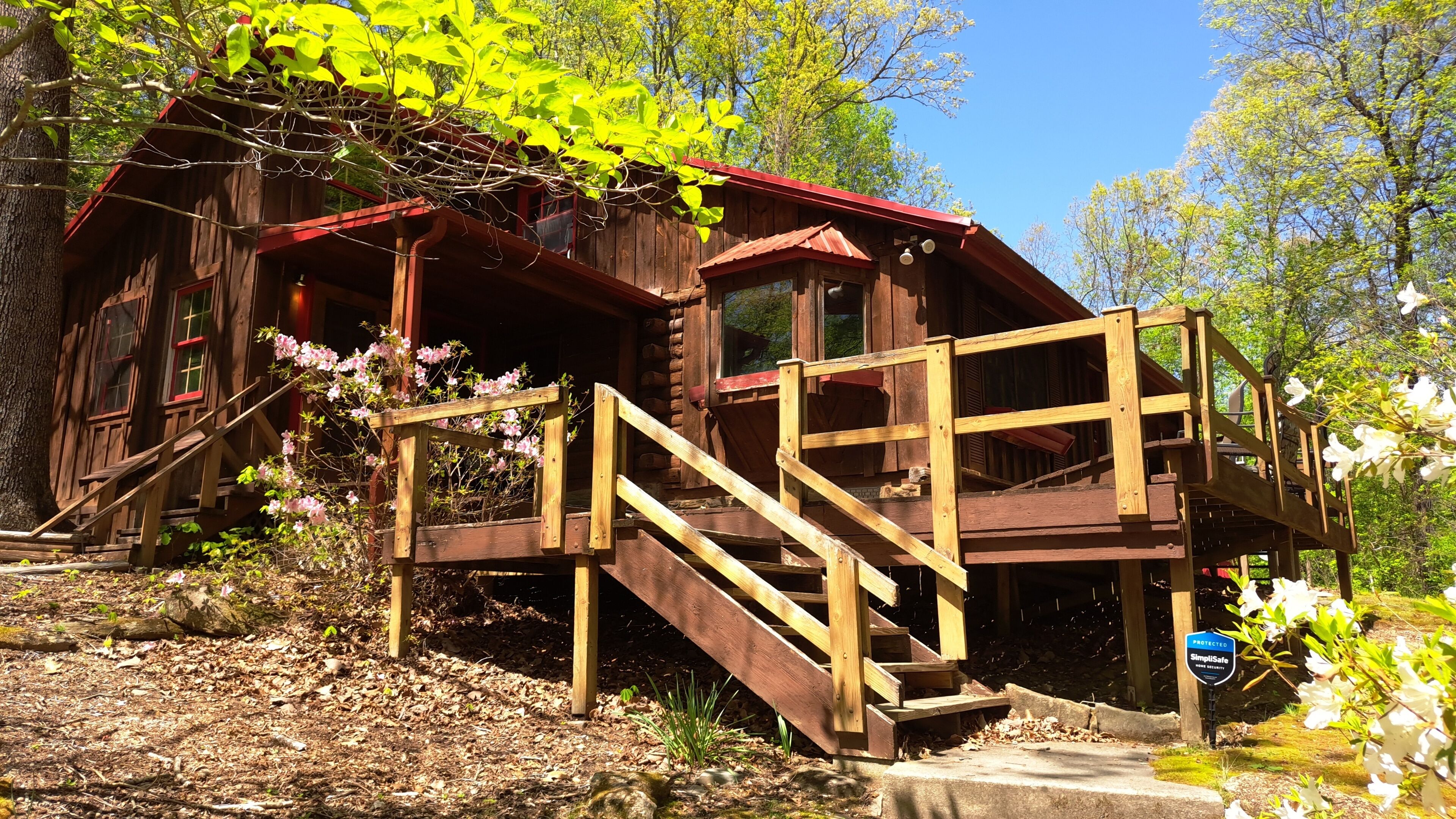 The BandHouse - A rustic cabin surrounded by the 12,000 acre Green River Reserve