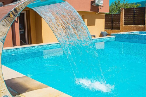Guesthouse “The Rock” with outdoor mineral swimming pool & jacuzzi 