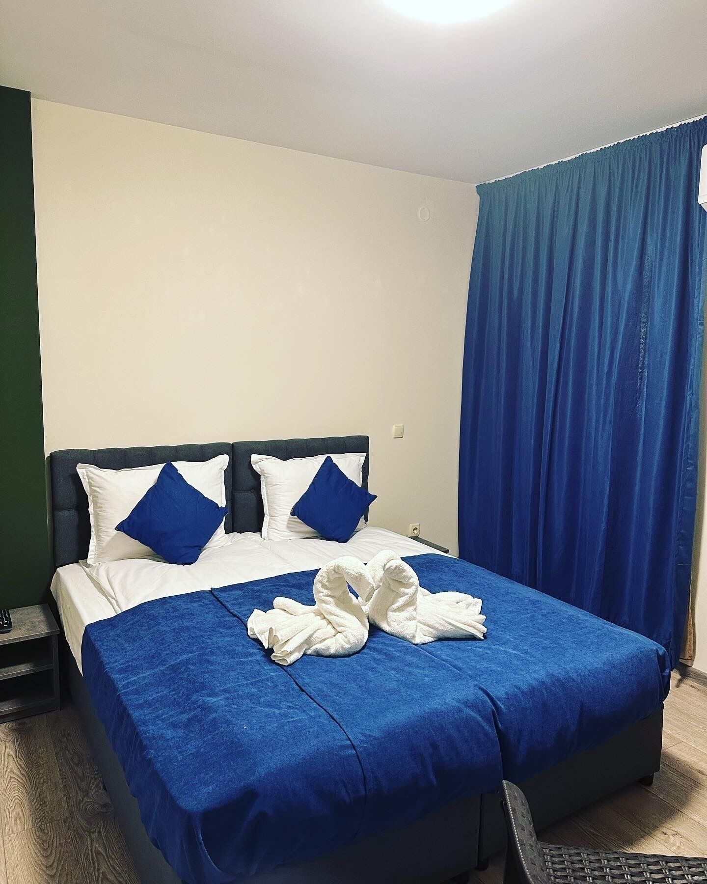 12 habitaciones, wifi y ropa de cama 