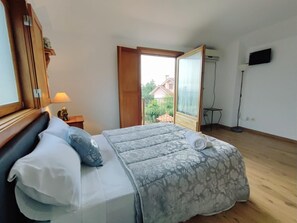4 Schlafzimmer, Bügeleisen/Bügelbrett, Internetzugang, Bettwäsche
