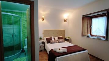 4 habitaciones, tabla de planchar con plancha, internet y ropa de cama