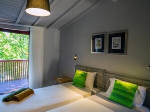 12 bedrooms, Internet, bed sheets