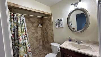 Toallas, jabón, papel de baño