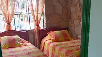 4 bedrooms, WiFi, bed sheets