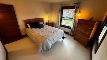 5 slaapkamers, een strijkplank/strijkijzer, wifi, beddengoed